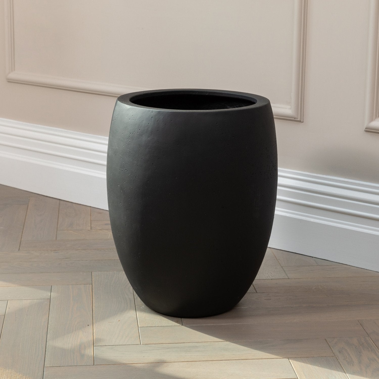 Artificial Yucca Tree UV/IFV in Black Planter